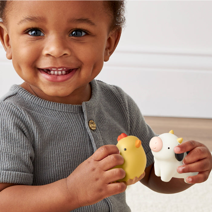 Itzy Play Barn™ - Spill and Fill Activity Toy