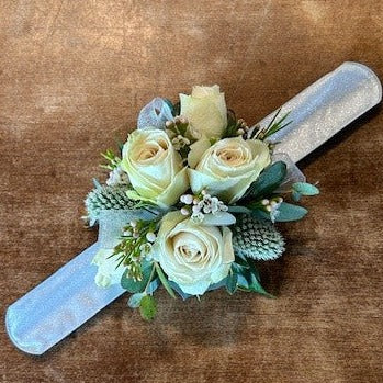 Slaplet Corsage with spray rose and thistle 