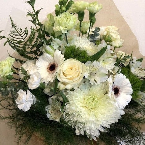 Classic white and green floral bouquet